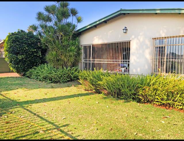 3 BEDROOM HOUSE FOR SALE IN SINOVILLE
